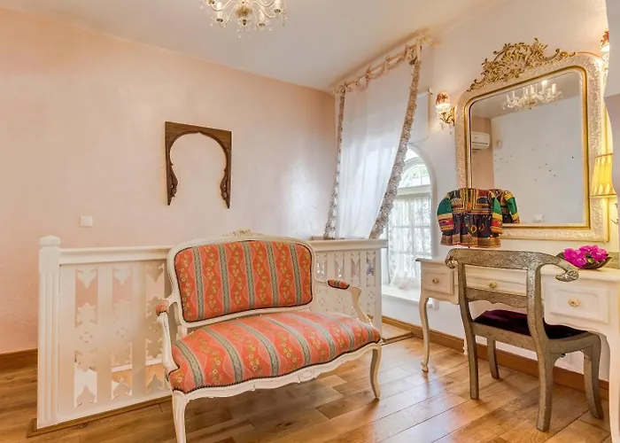 Ipekyol Avec Piscine Privee Кешме