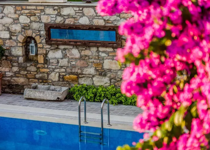 Ipekyol Avec Piscine Privee Кешме