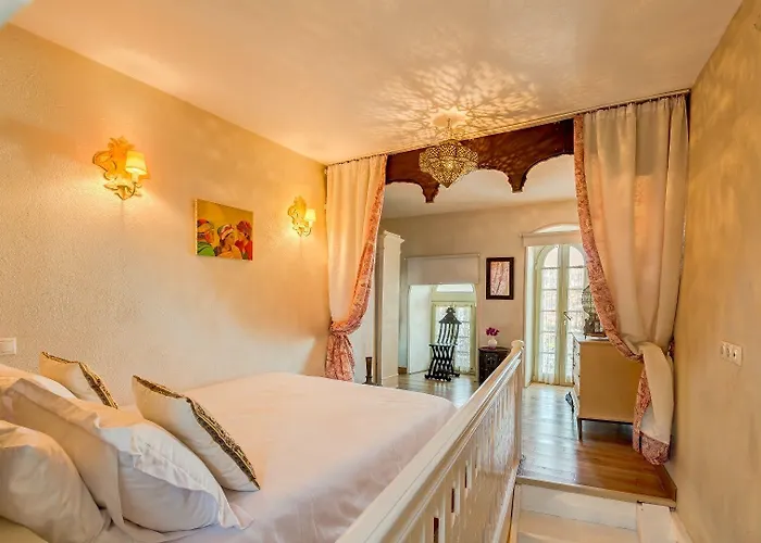 Ipekyol Avec Piscine Privee Villa Çeşme